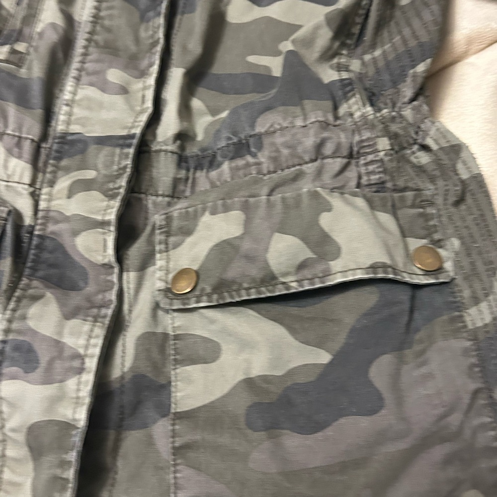 Love Tree Camouflage Jacket - Picture 7 of 15